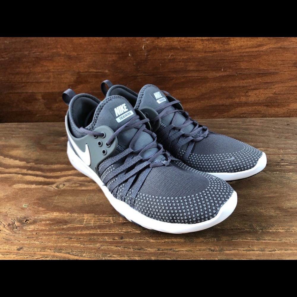 Wmns Nike Free TR 7